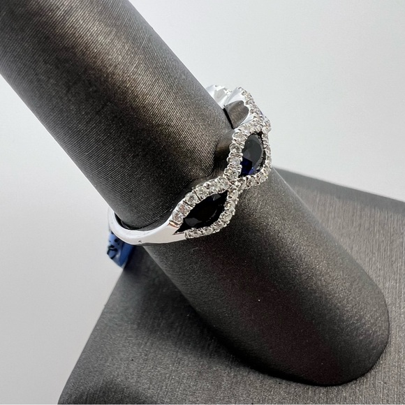 14 White Gold Diamond & Sapphire Ring - Picture 2 of 7
